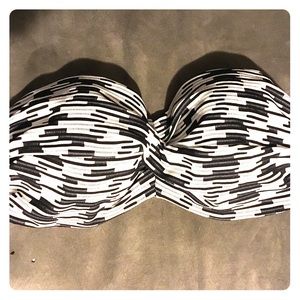 Vs black and white bathing suit